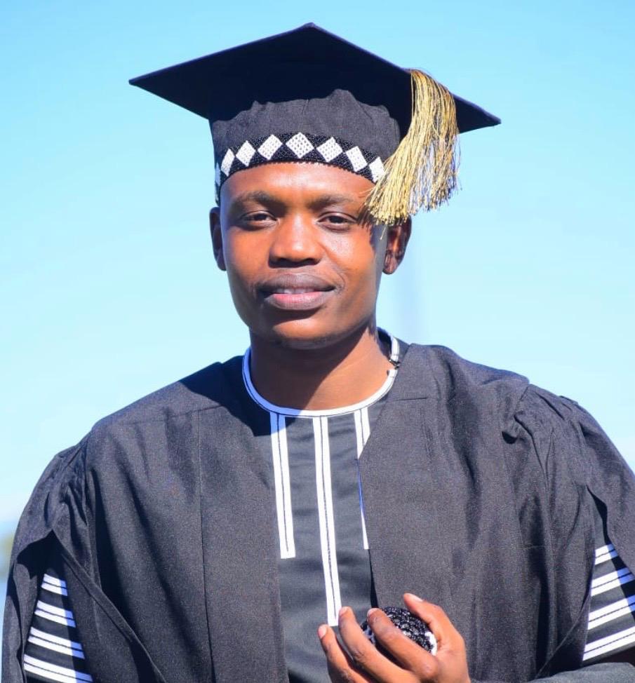 Portrait of Mzukisi Mdulatshe, Maths & Science Specialist